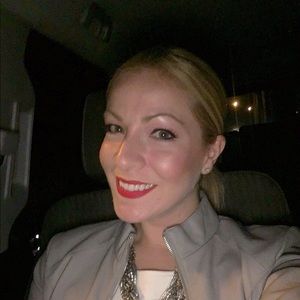 Meet your Posher, Alexandra